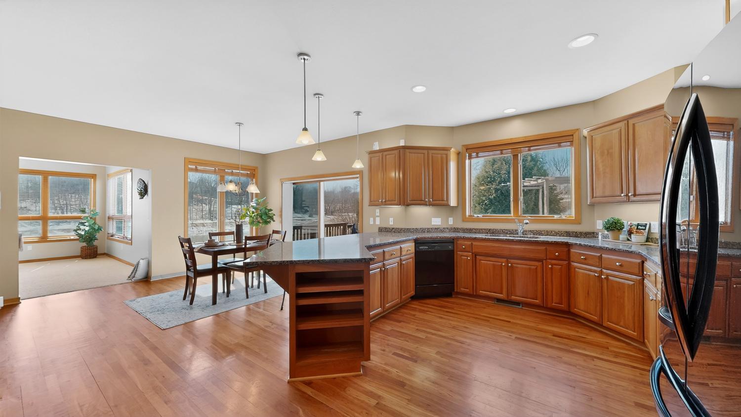 4823 Scenic Oak Drive Southwest Rochester, MN 55902 - Photo 14 of 62
