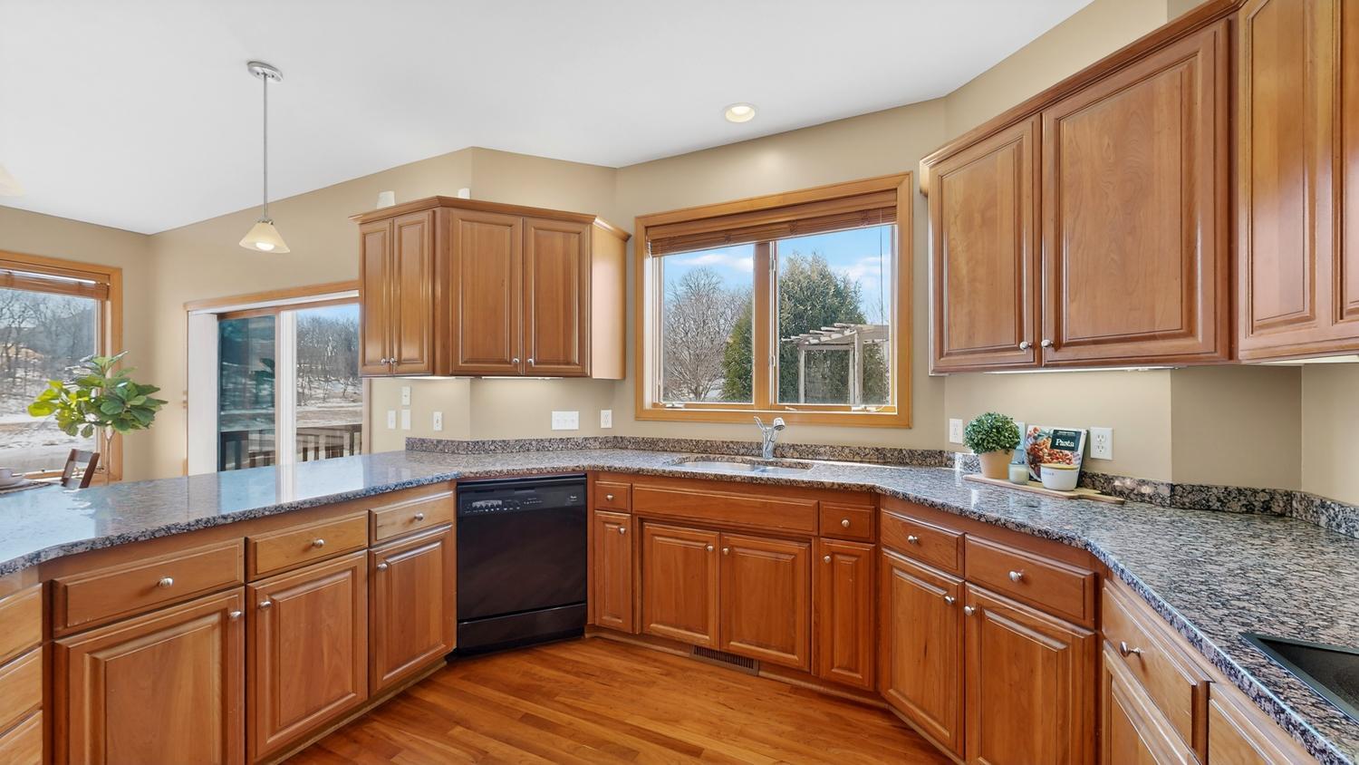 4823 Scenic Oak Drive Southwest Rochester, MN 55902 - Photo 15 of 62