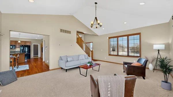 $664,900 | 4823 Scenic Oak Drive Southwest, Rochester, MN 55902