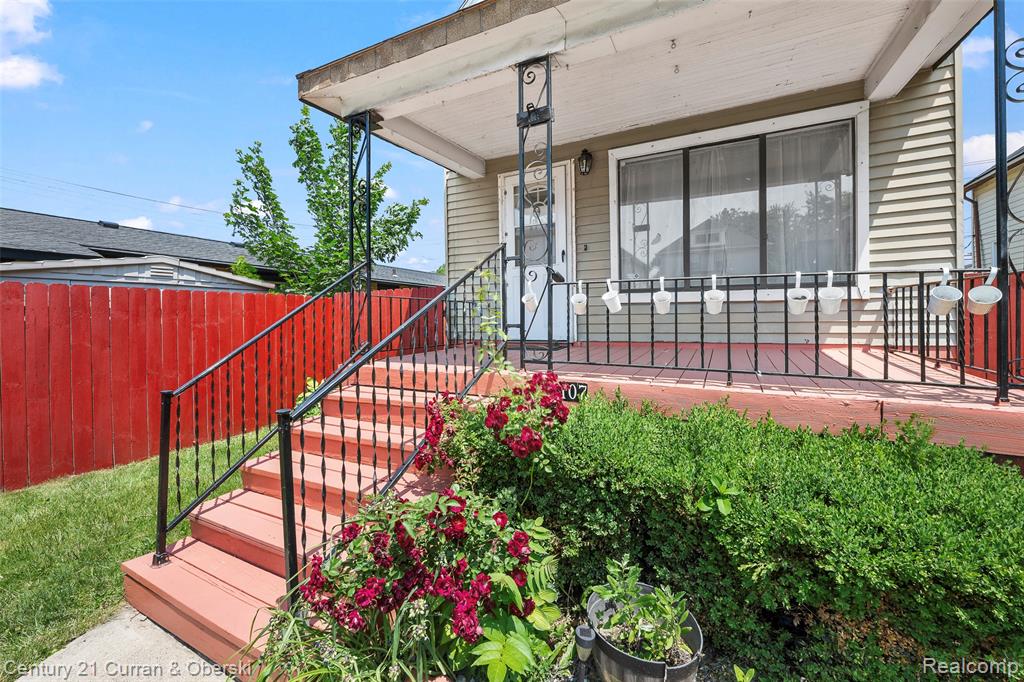 107 Pine Street River Rouge, MI 48218 - Photo 4 of 29