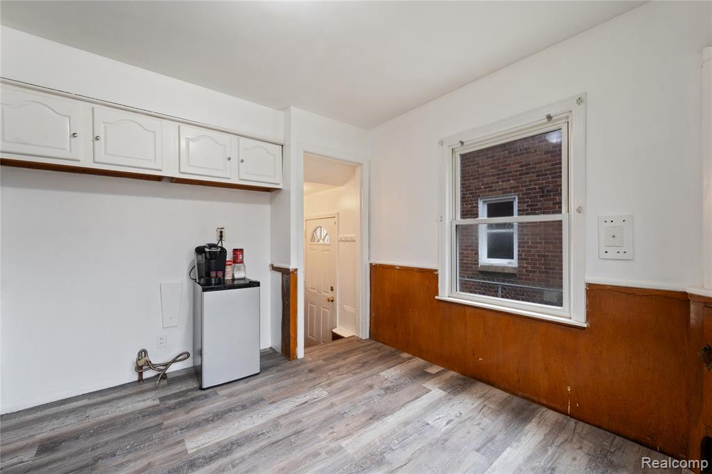 18431 Edinborough Road Detroit, MI 48219 - Photo 9 of 16 Gallery Image 9