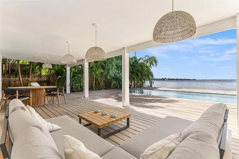 $15,000 | 8220 Hawthorne Avenue, Miami Beach, FL 33141