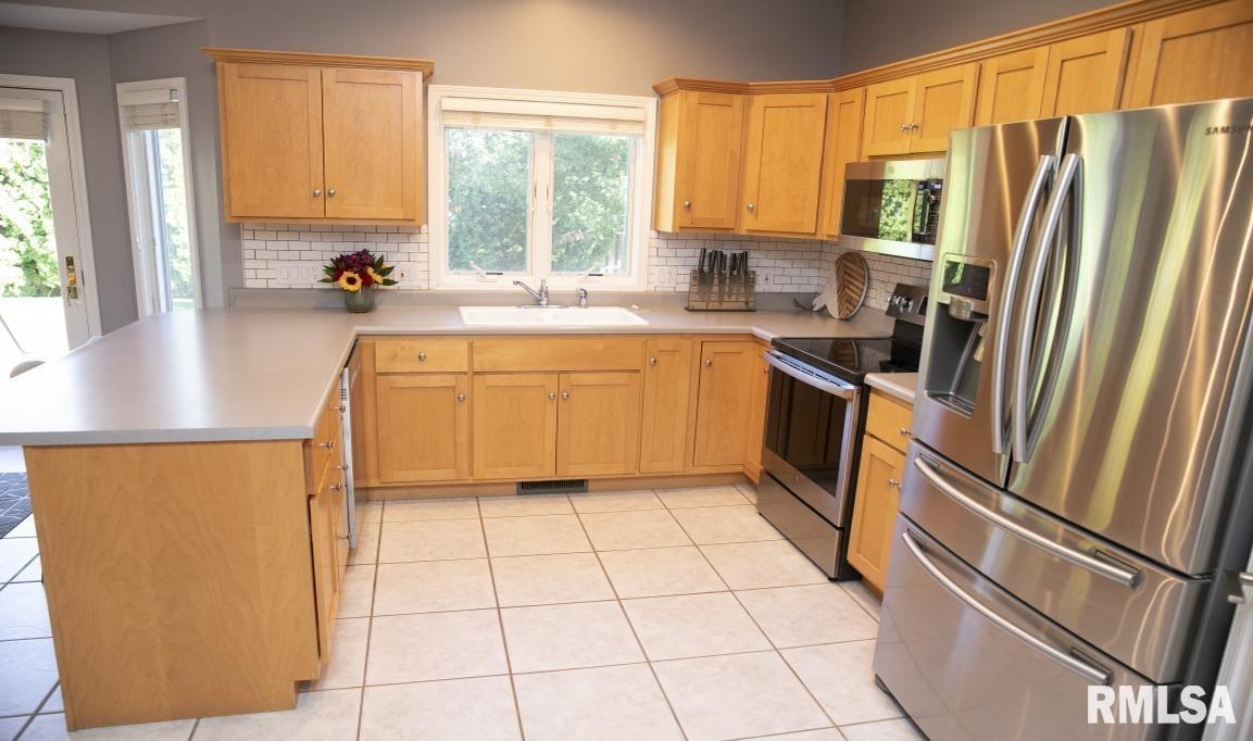 3541 Benbrook Drive Springfield, IL 62711 - Photo 7 of 34