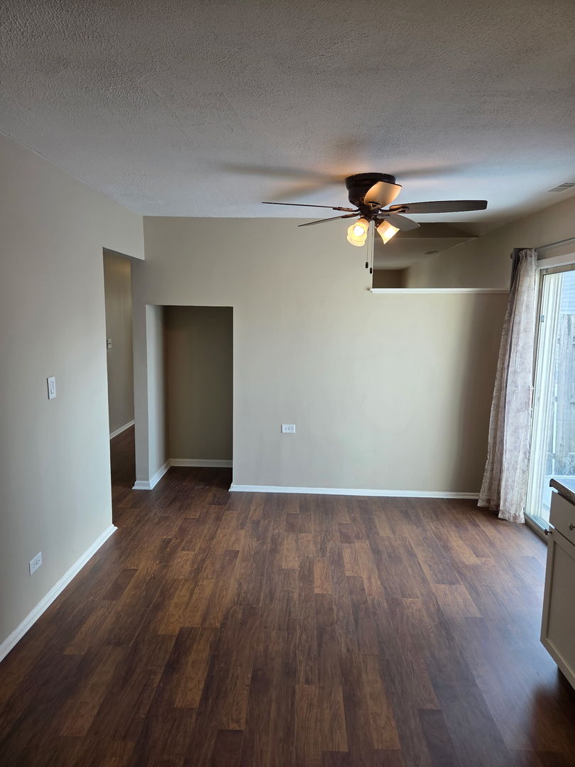 209 Mill Stream Drive Bolingbrook, IL 60440 - Photo 4 of 20