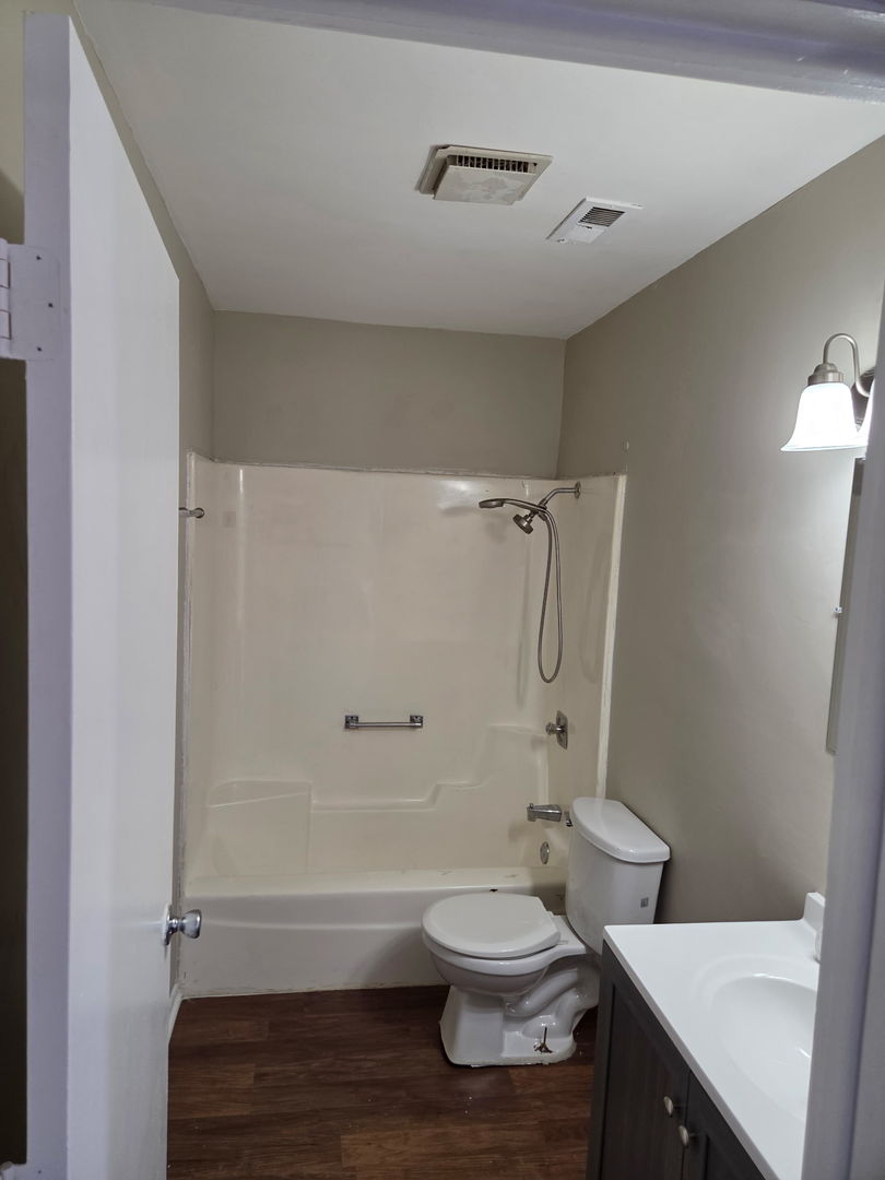 209 Mill Stream Drive Bolingbrook, IL 60440 - Photo 8 of 20