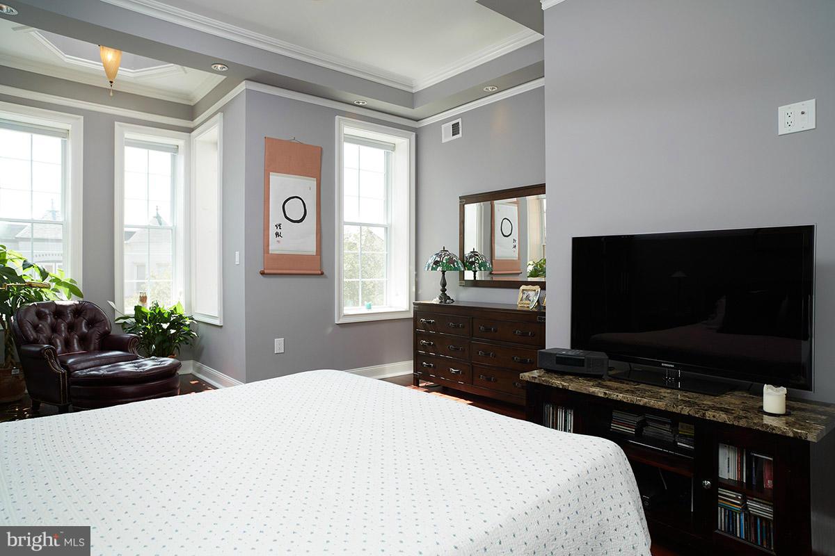 43 R Street Northwest, Unit 2 Washington, DC 20001 - Photo 14 of 30 Bedroom (Master)
