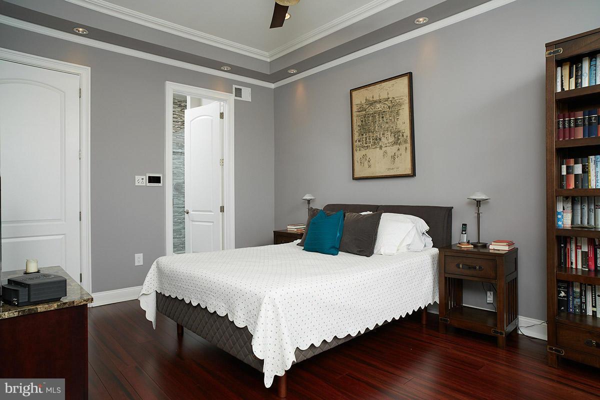 43 R Street Northwest, Unit 2 Washington, DC 20001 - Photo 16 of 30 Bedroom (Master)
