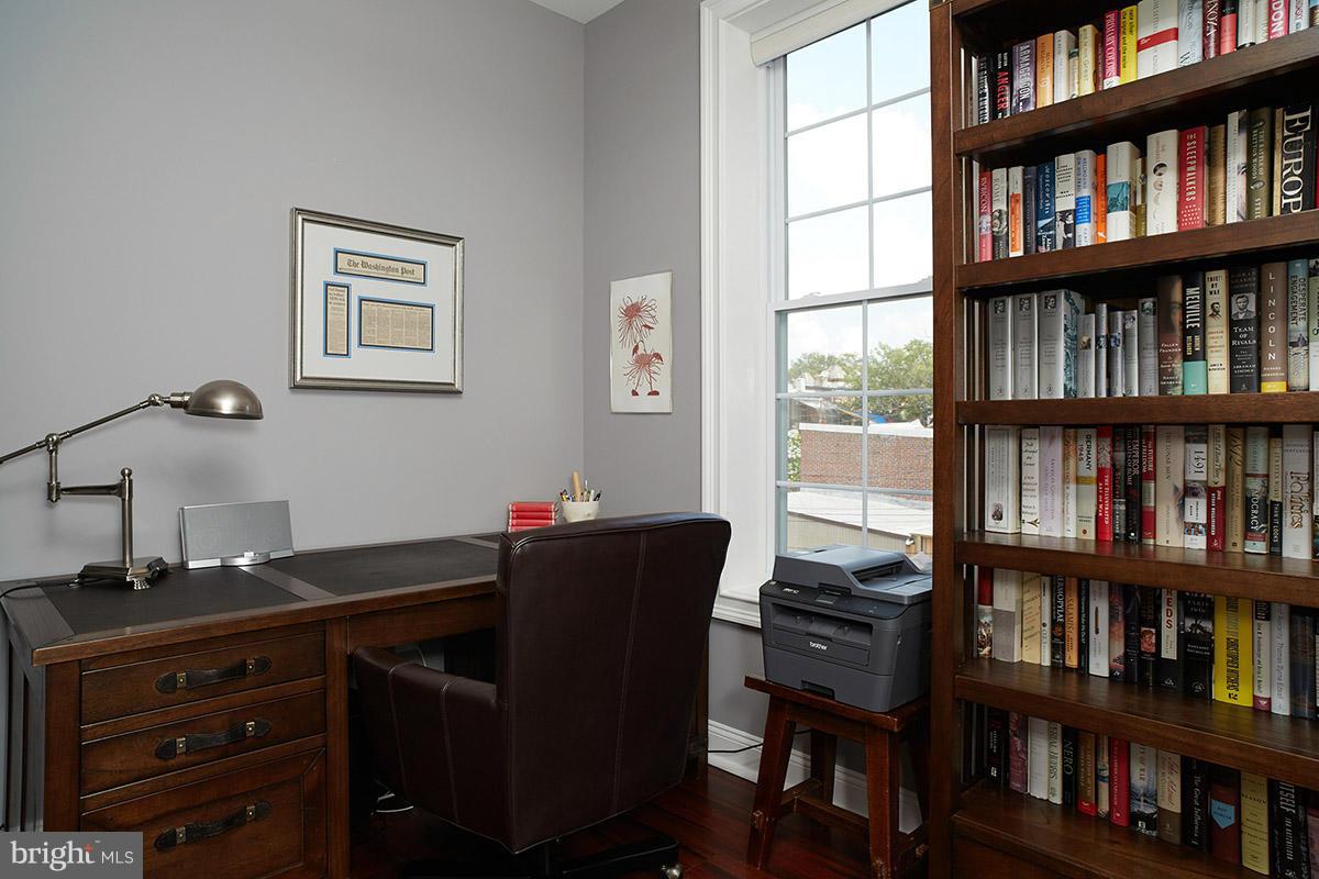 43 R Street Northwest, Unit 2 Washington, DC 20001 - Photo 21 of 30 Interior (General)