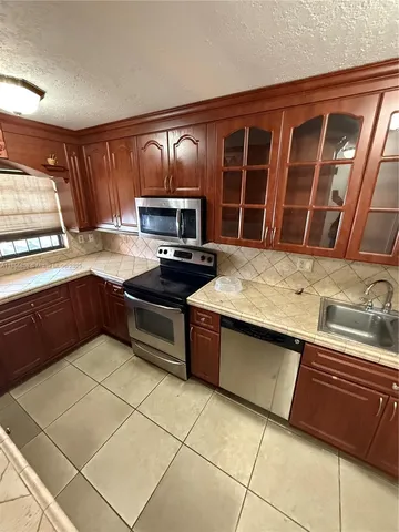$1,700 | 6675 West 4th Avenue, Unit 117, Hialeah, FL 33012
