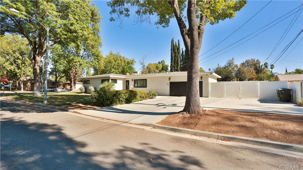 7272 Mt Vernon Street Riverside, CA 92504 - Photo 2 of 33 Front yard with RV Access and upgraded fencing