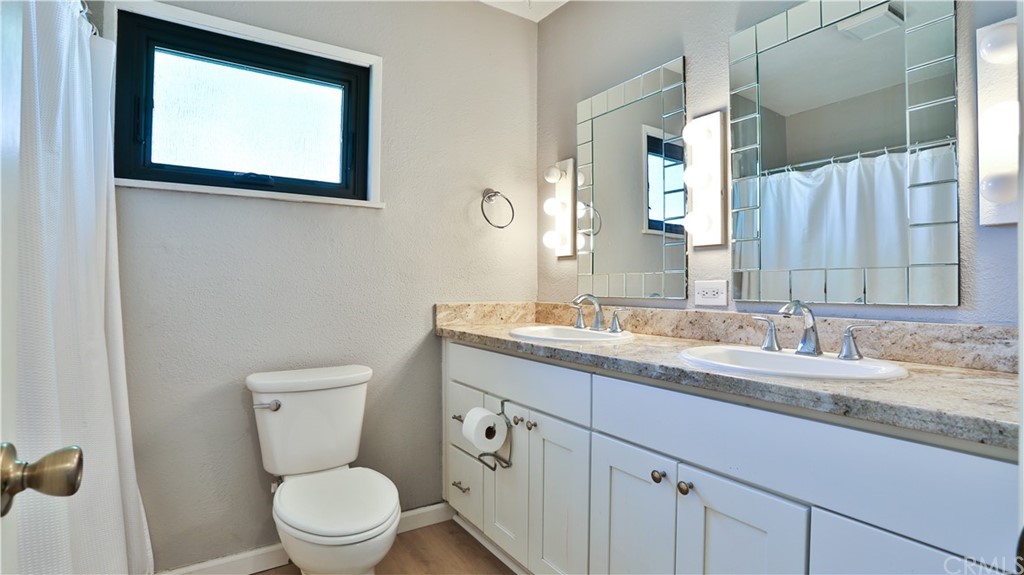 7272 Mt Vernon Street Riverside, CA 92504 - Photo 22 of 33 Bathroom 1