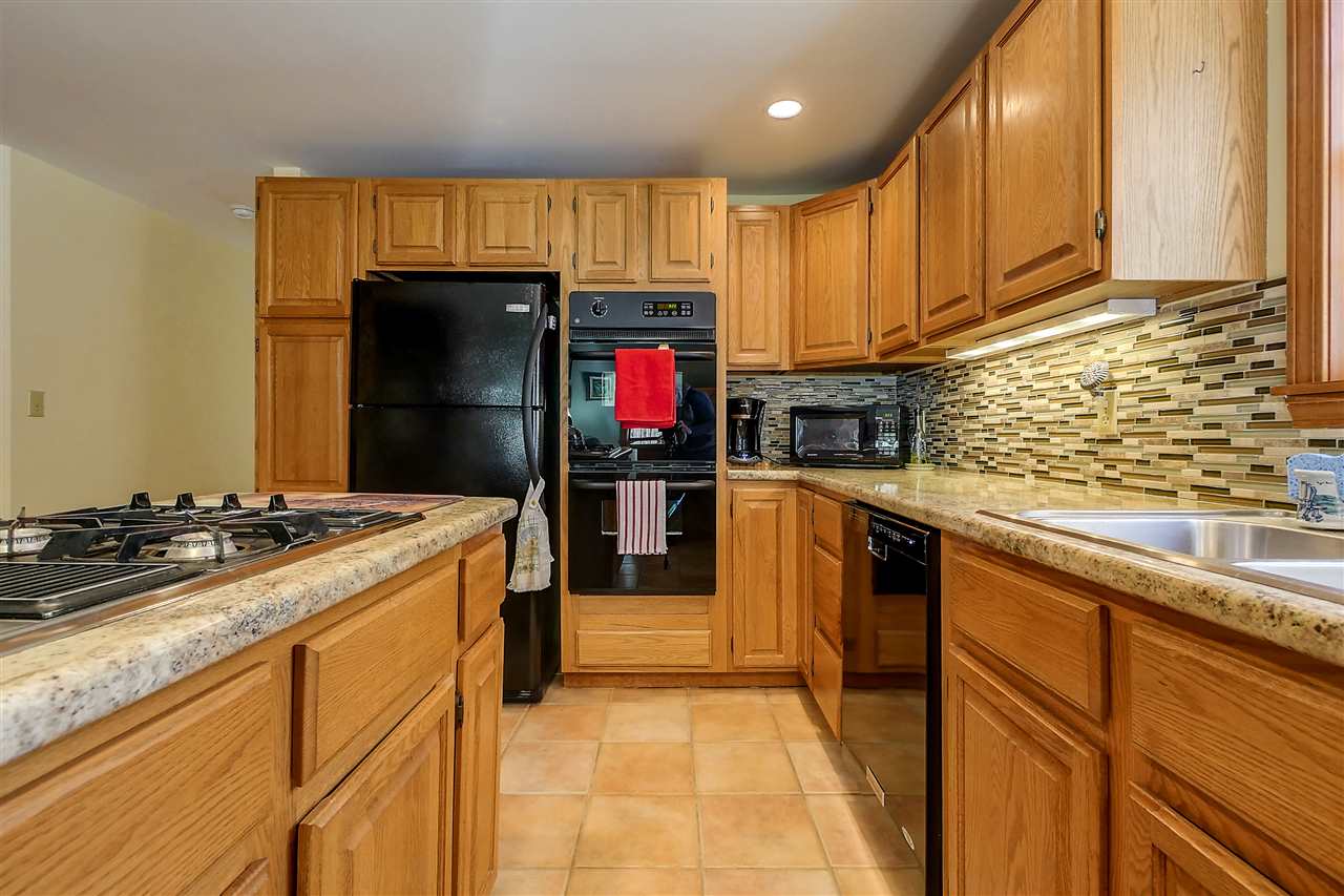306 West Lake Road Fitzwilliam, NH 03447 - Photo 10 of 40 Gallery Image 10