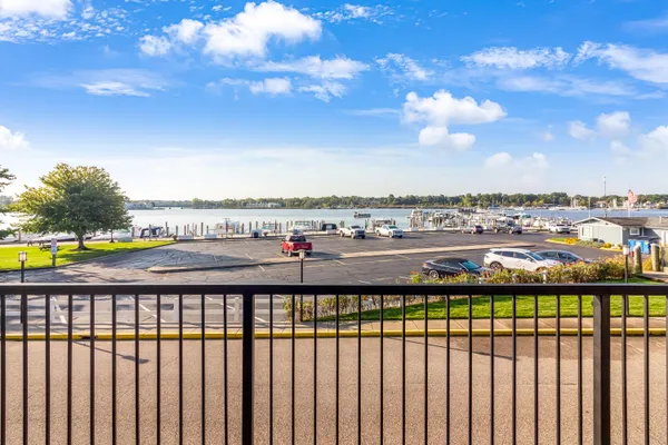 $485,000 | 64 Griffith Street, Unit 17, Saugatuck, MI 49453