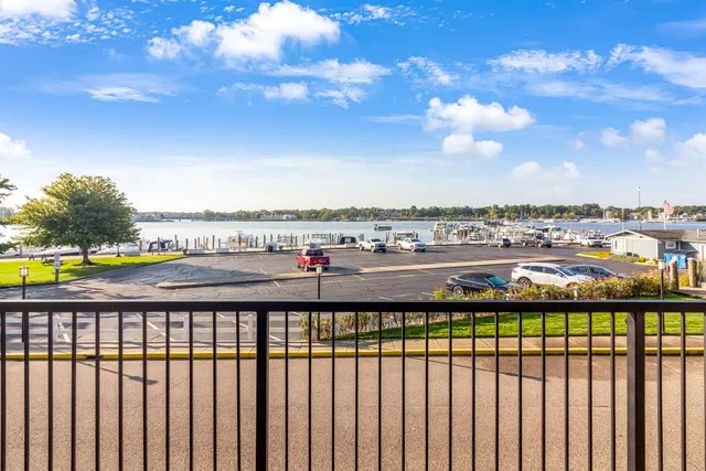 $485,000 | 64 Griffith Street, Unit 17, Saugatuck, MI 49453