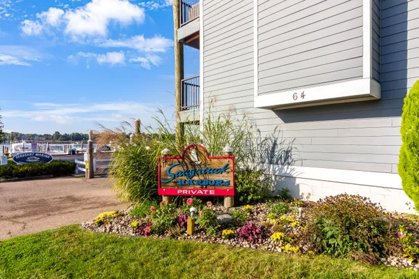 $485,000 | 64 Griffith Street, Unit 17, Saugatuck, MI 49453