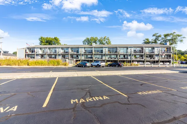 $485,000 | 64 Griffith Street, Unit 17, Saugatuck, MI 49453