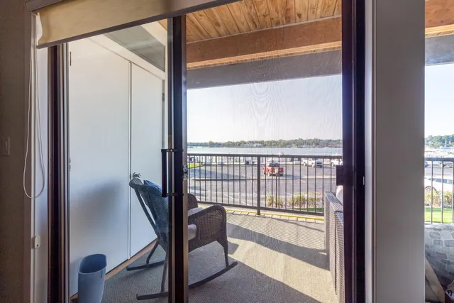 $485,000 | 64 Griffith Street, Unit 17, Saugatuck, MI 49453