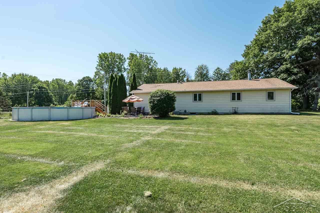 12458 Dice Road Freeland, MI 48623 - Photo 18 of 20 50016525-17.JPG
