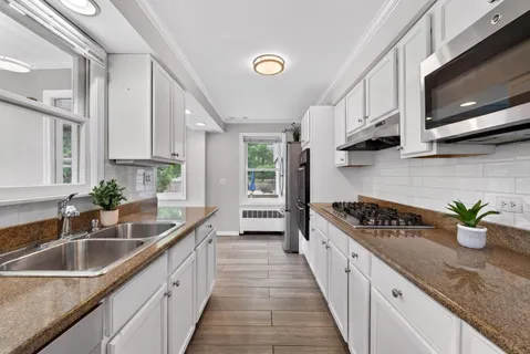$990,000 | 547 Melrose Avenue, Kenilworth, IL 60043