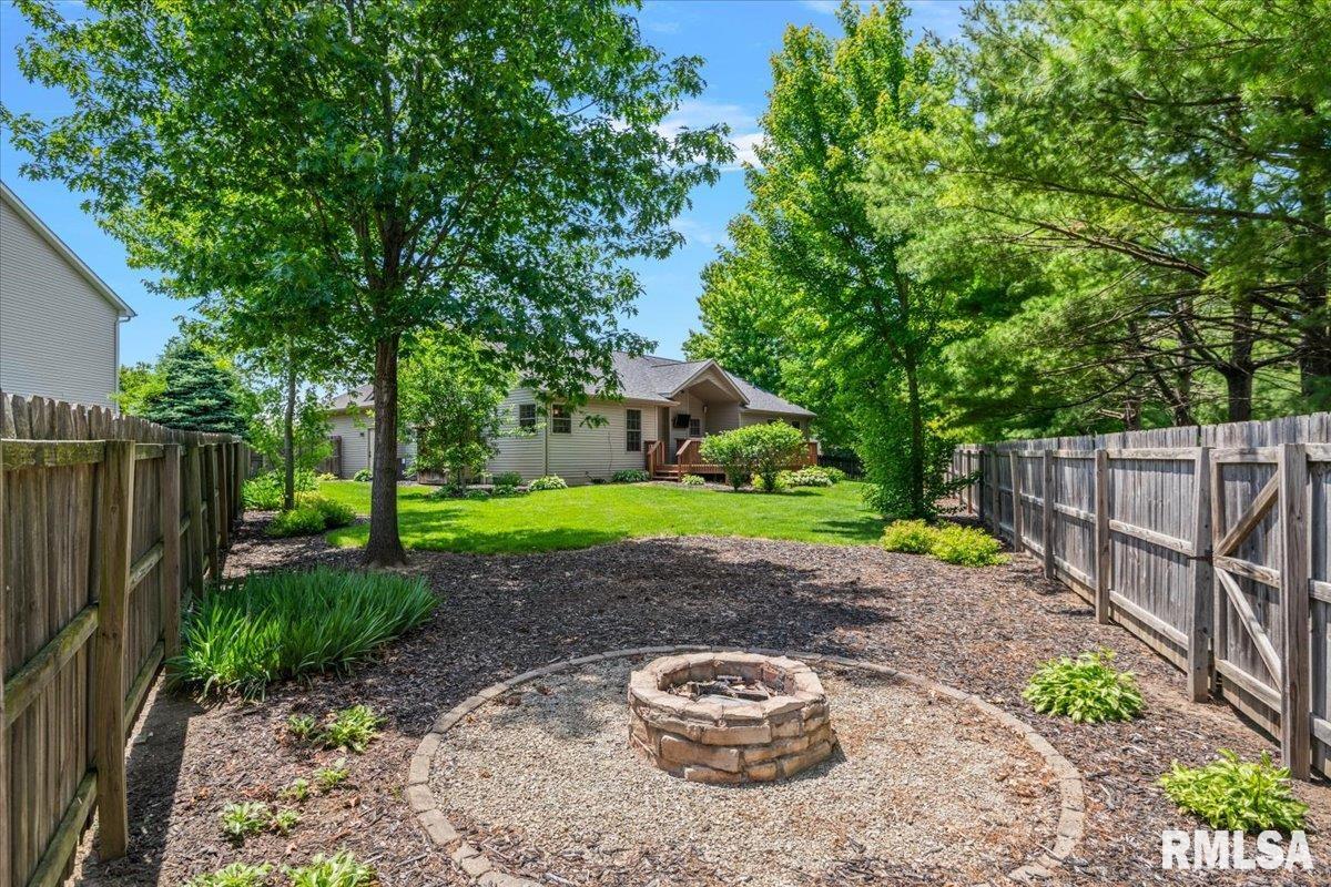 202 Huntington Road Chatham, IL 62629 - Photo 43 of 49