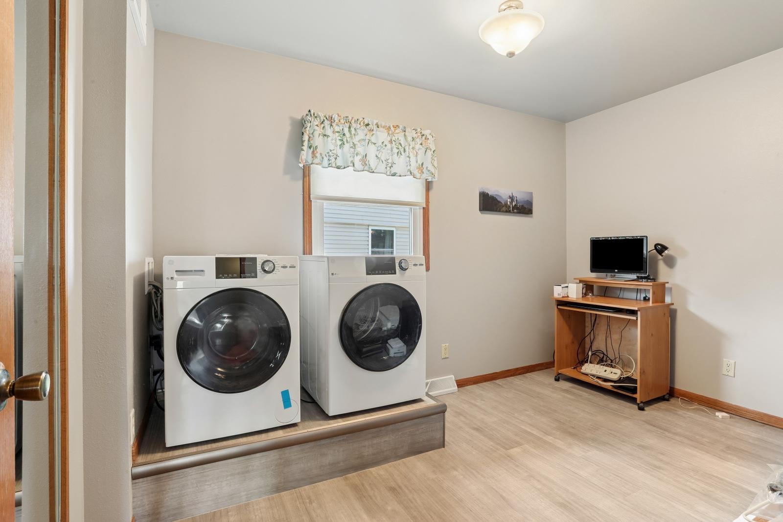 229 Apollo Court Brillion, WI 54110 - Photo 7 of 23
