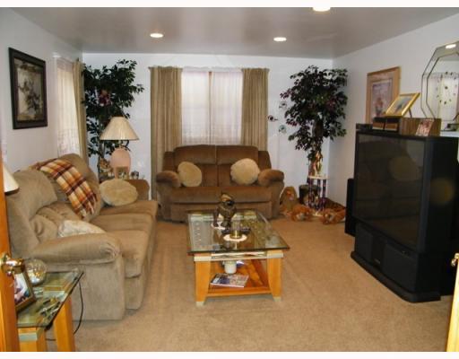 953 East McMurray Road Venetia, PA 15367 - Photo 2 of 18 Living Room.