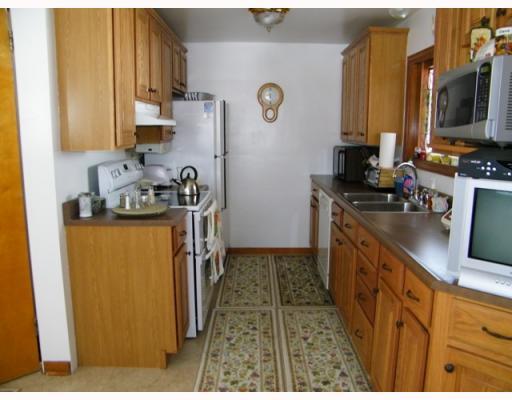 953 East McMurray Road Venetia, PA 15367 - Photo 4 of 18 Kitchen.