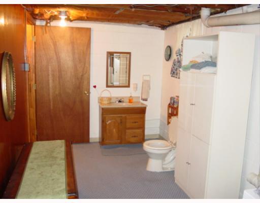 953 East McMurray Road Venetia, PA 15367 - Photo 10 of 18 Other. Family room bath