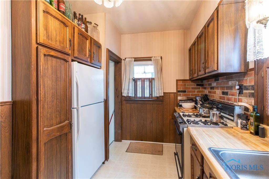 469 Eagle Point Road Rossford, OH 43460 - Photo 14 of 23 Gallery Image 14
