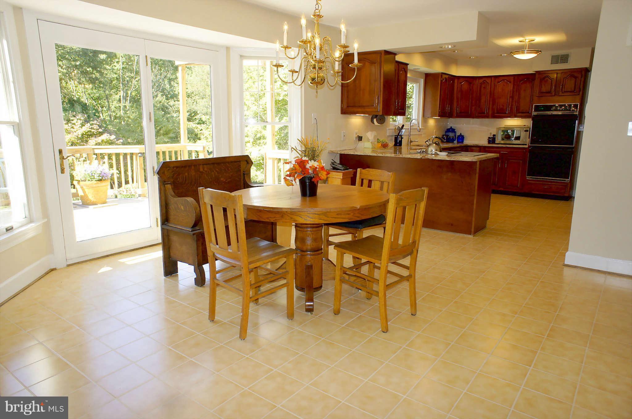 13307 Query Mill Road North Potomac, MD 20878 - Photo 8 of 30 Kitchen