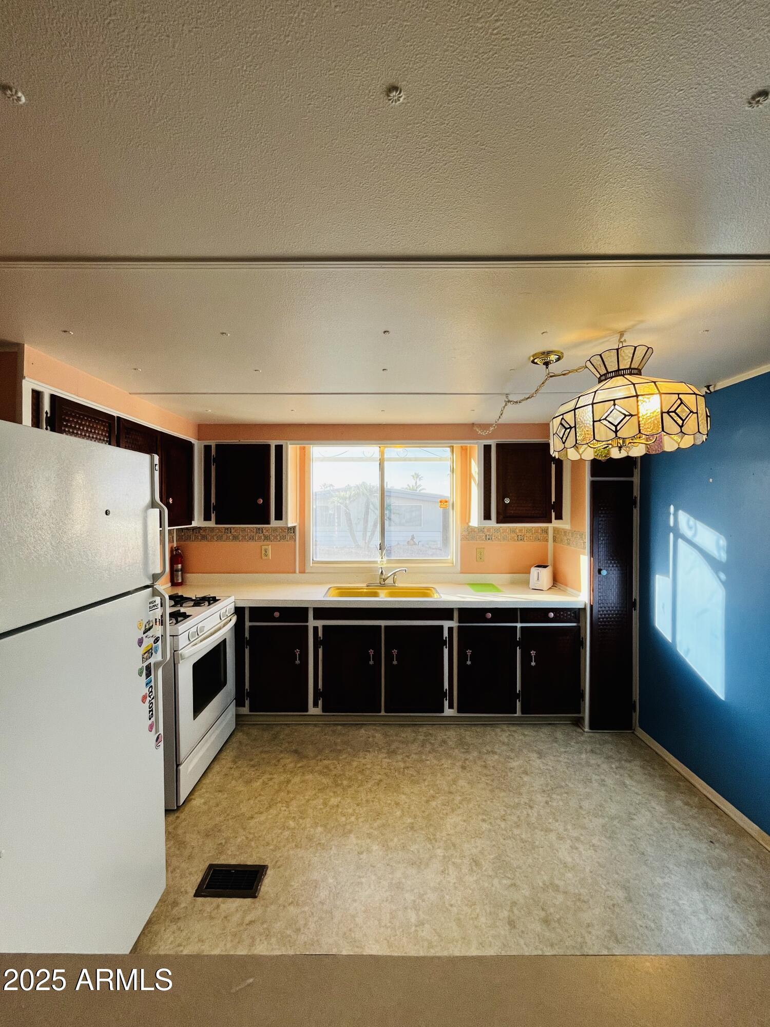 2100 North Trekell Road, Unit 17 Casa Grande, AZ 85122 - Photo 4 of 25 IMG_2811