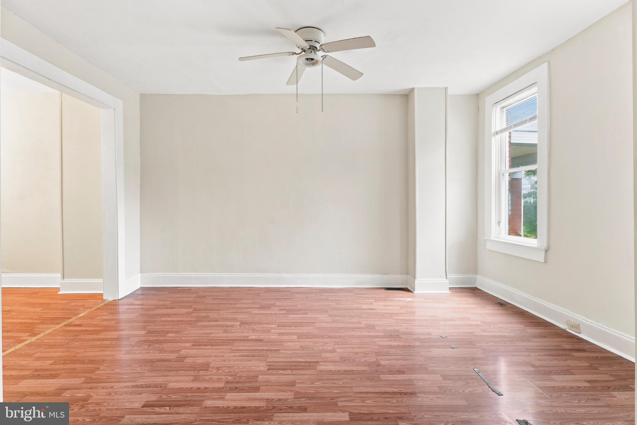 730 Linnard Street Baltimore, MD 21229 - Photo 7 of 31 Bright and airy open space awaits.