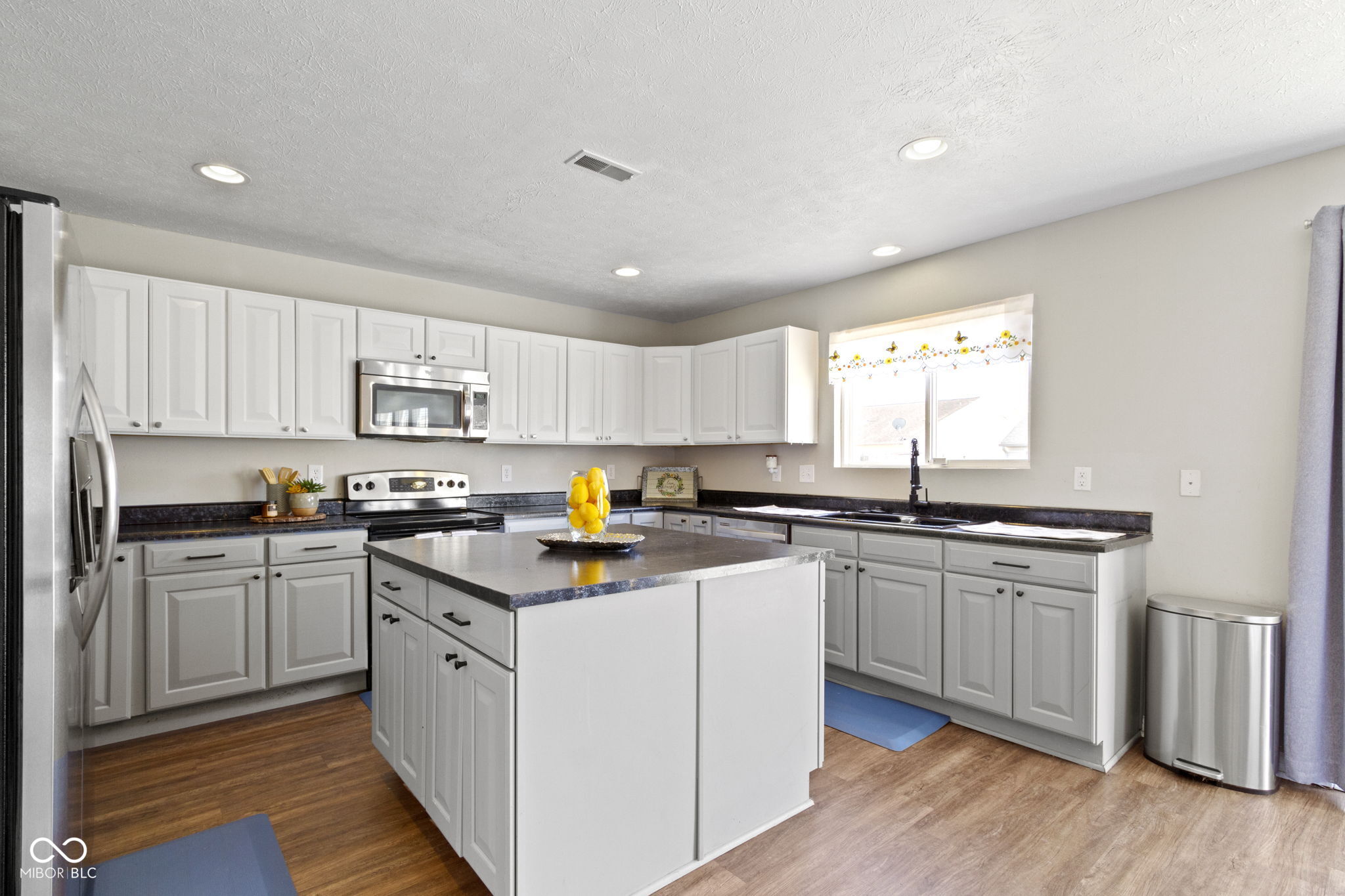 2730 Rothe Lane Indianapolis, IN 46229 - Photo 11 of 24 Gallery Image 11