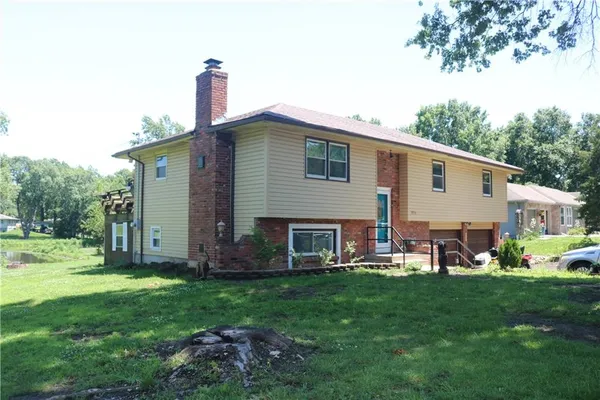 $449,000 | 19350 Foster Street, Stilwell, KS 66085