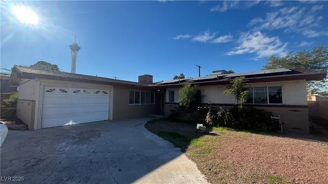 $2,280 | 1516 Houssels Avenue, Las Vegas, NV 89104