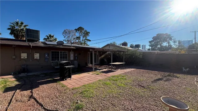 $2,280 | 1516 Houssels Avenue, Las Vegas, NV 89104