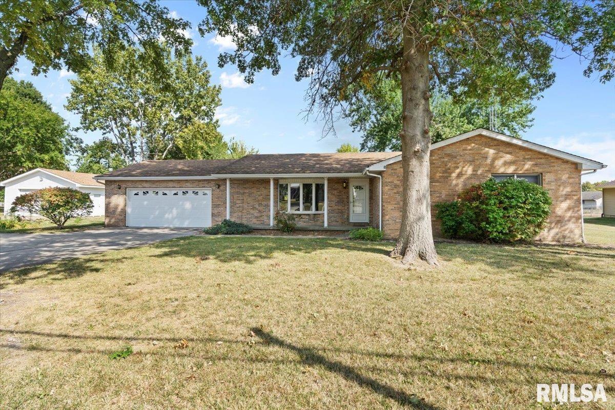 15910 Kennedy Road Auburn, IL 62615 - Photo 1 of 34