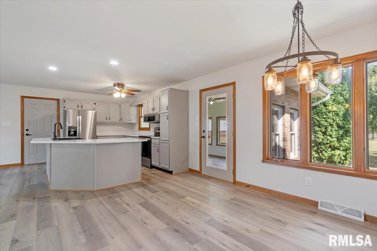 15910 Kennedy Road Auburn, IL 62615 - Photo 14 of 34