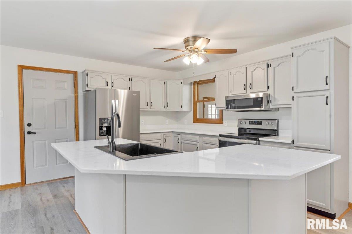 15910 Kennedy Road Auburn, IL 62615 - Photo 8 of 34