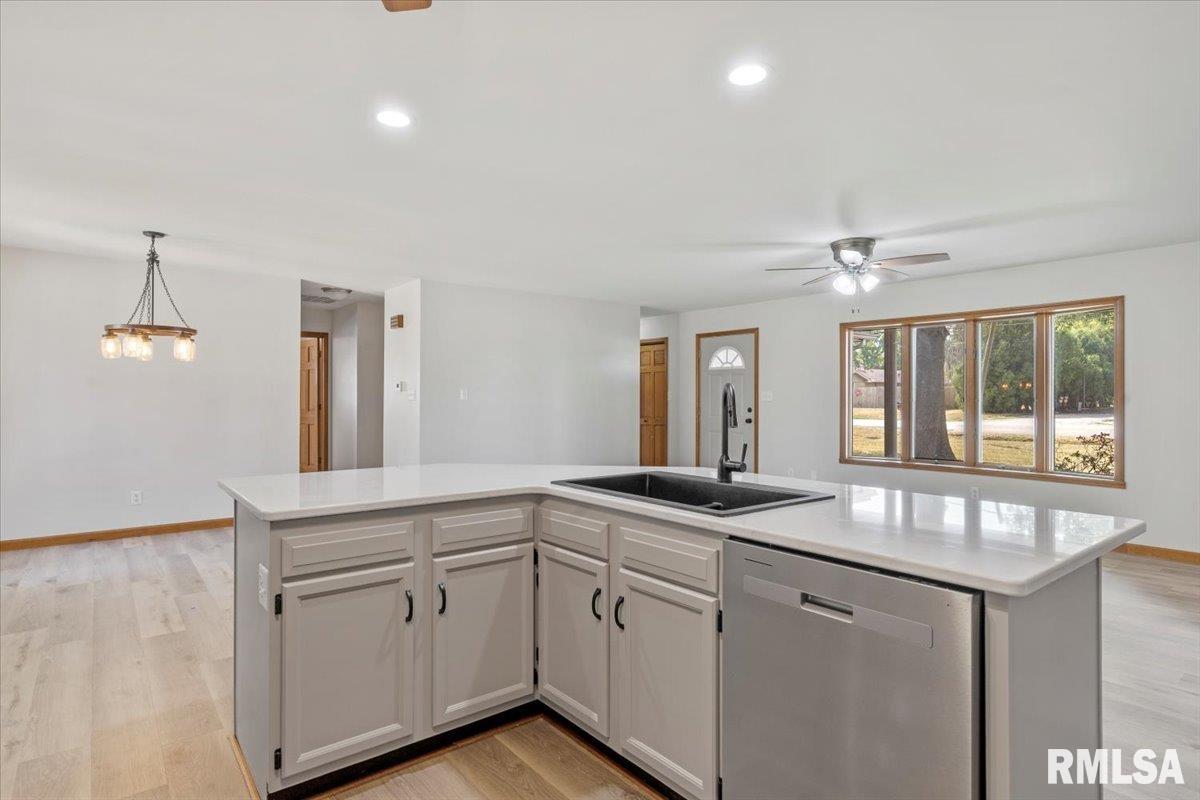 15910 Kennedy Road Auburn, IL 62615 - Photo 10 of 34