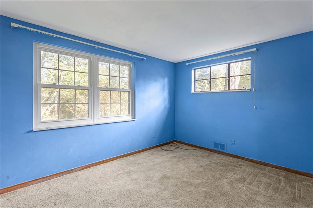 4754 Rolling Hills Road Pittsburgh, PA 15236 - Photo 14 of 24 Gallery Image 14