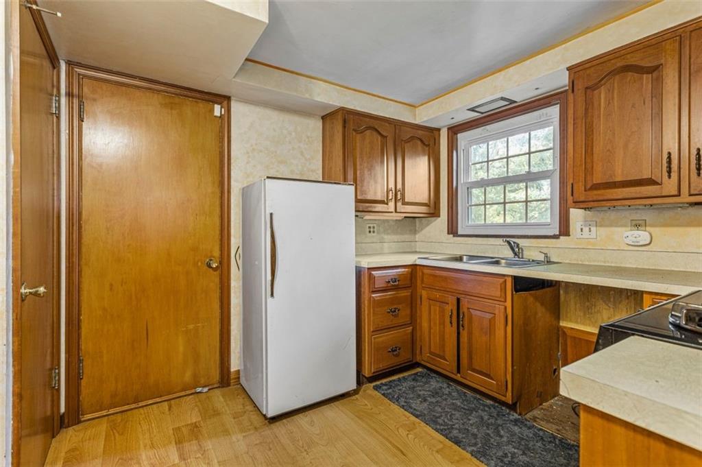 4754 Rolling Hills Road Pittsburgh, PA 15236 - Photo 15 of 24 Gallery Image 15