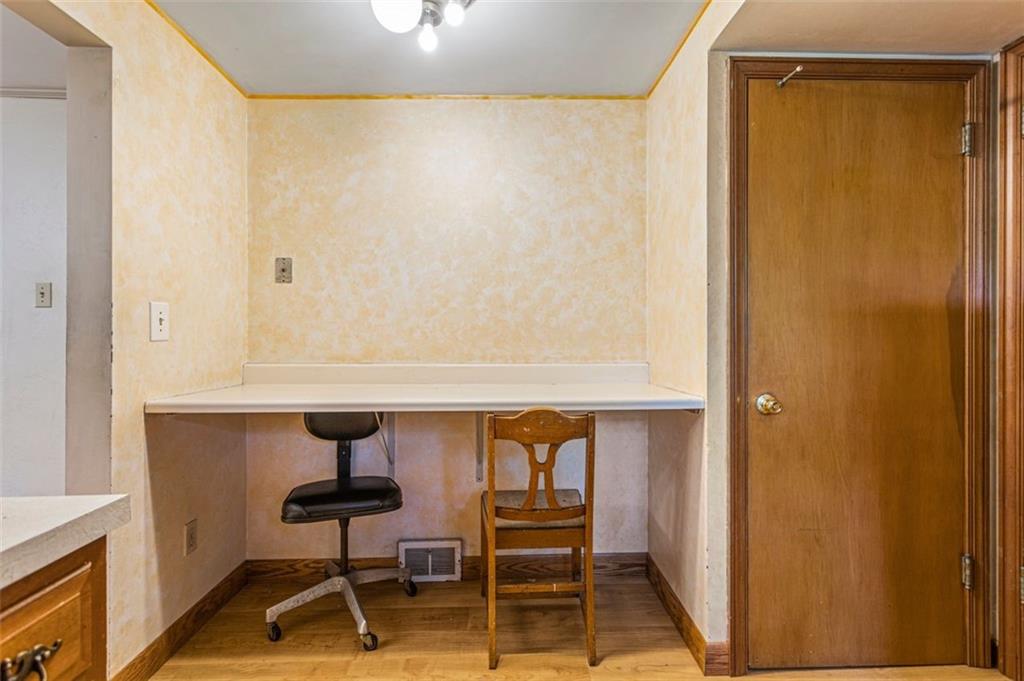 4754 Rolling Hills Road Pittsburgh, PA 15236 - Photo 17 of 24 Gallery Image 17