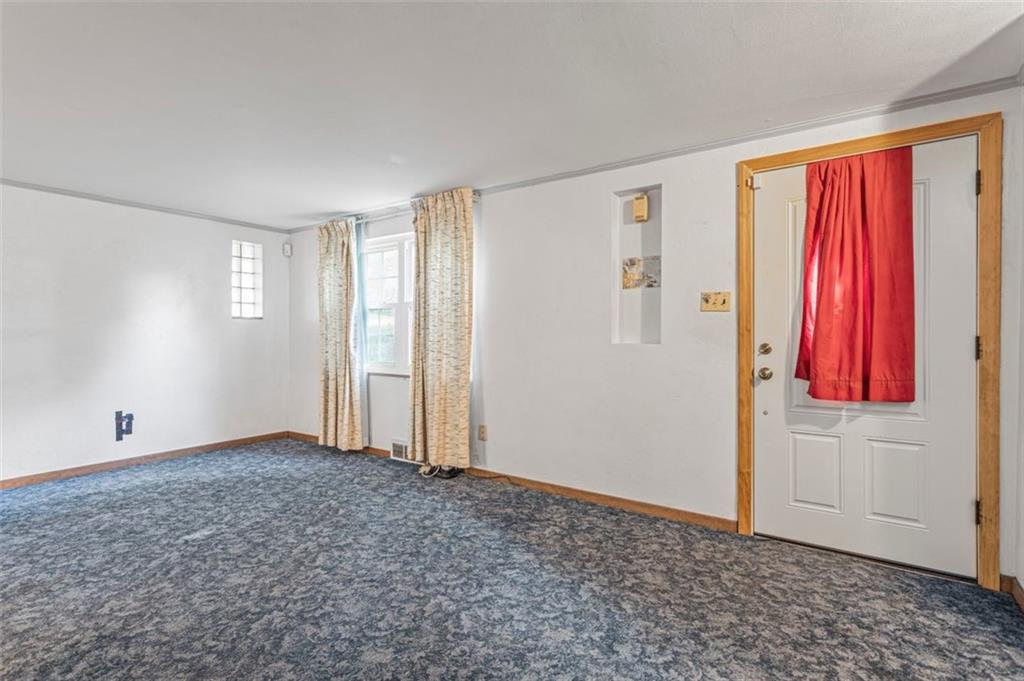 4754 Rolling Hills Road Pittsburgh, PA 15236 - Photo 9 of 24 Gallery Image 9