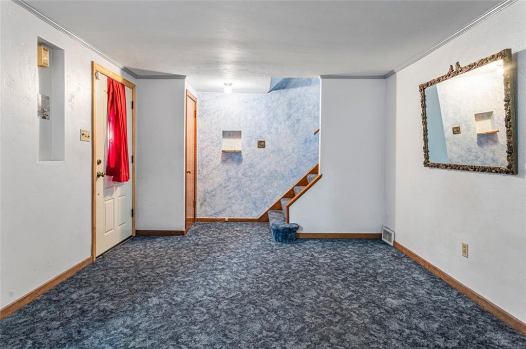 4754 Rolling Hills Road Pittsburgh, PA 15236 - Photo 10 of 24 Gallery Image 10