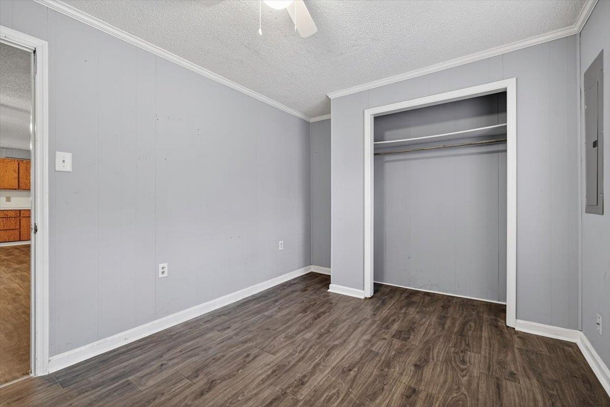 2137 North N Highway Bonneau, SC 29431 - Photo 13 of 19 11'x9'6" br with ceiling fan, closet and natural light