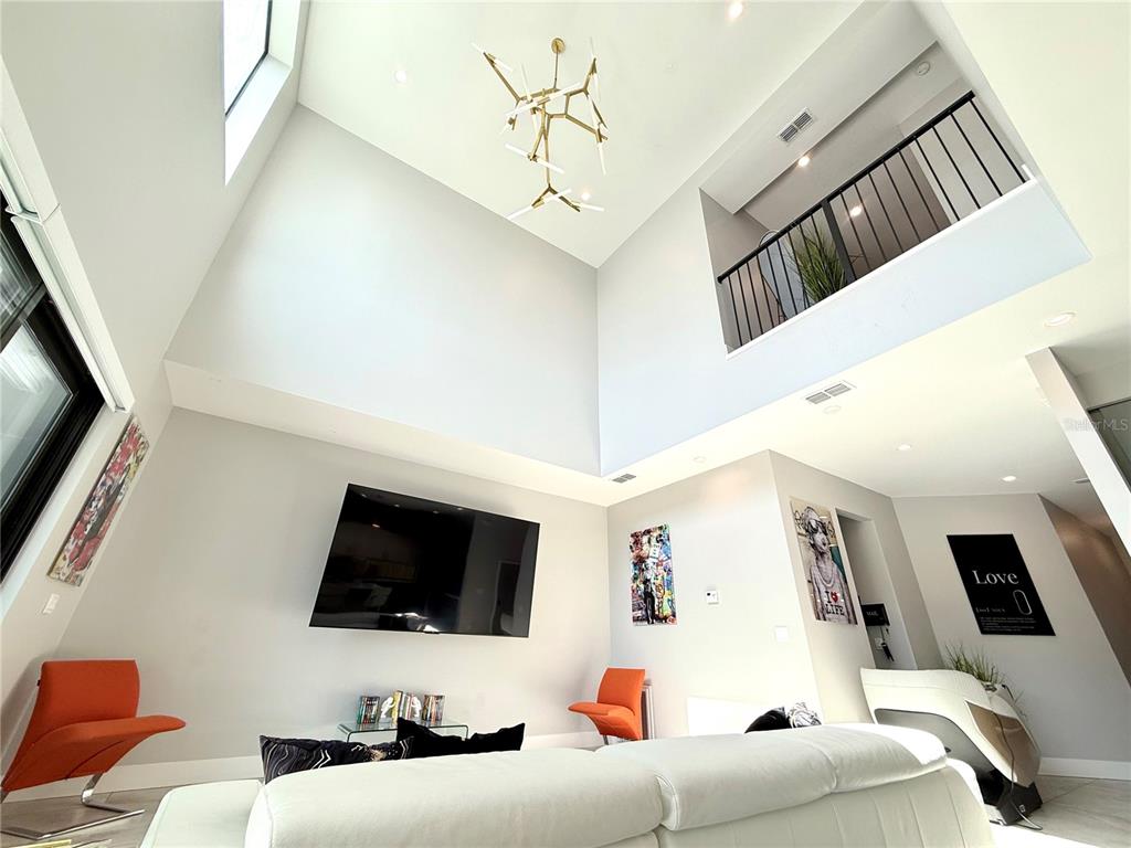 1642 Triangle Avenue Orlando, FL 32806 - Photo 11 of 62