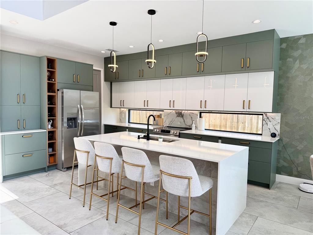 1642 Triangle Avenue Orlando, FL 32806 - Photo 7 of 62