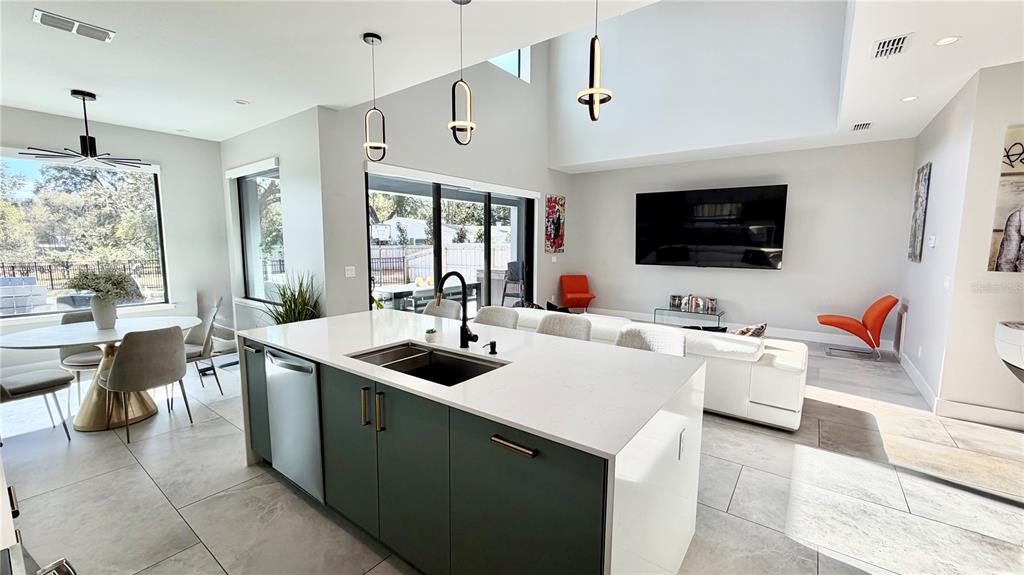 1642 Triangle Avenue Orlando, FL 32806 - Photo 8 of 62