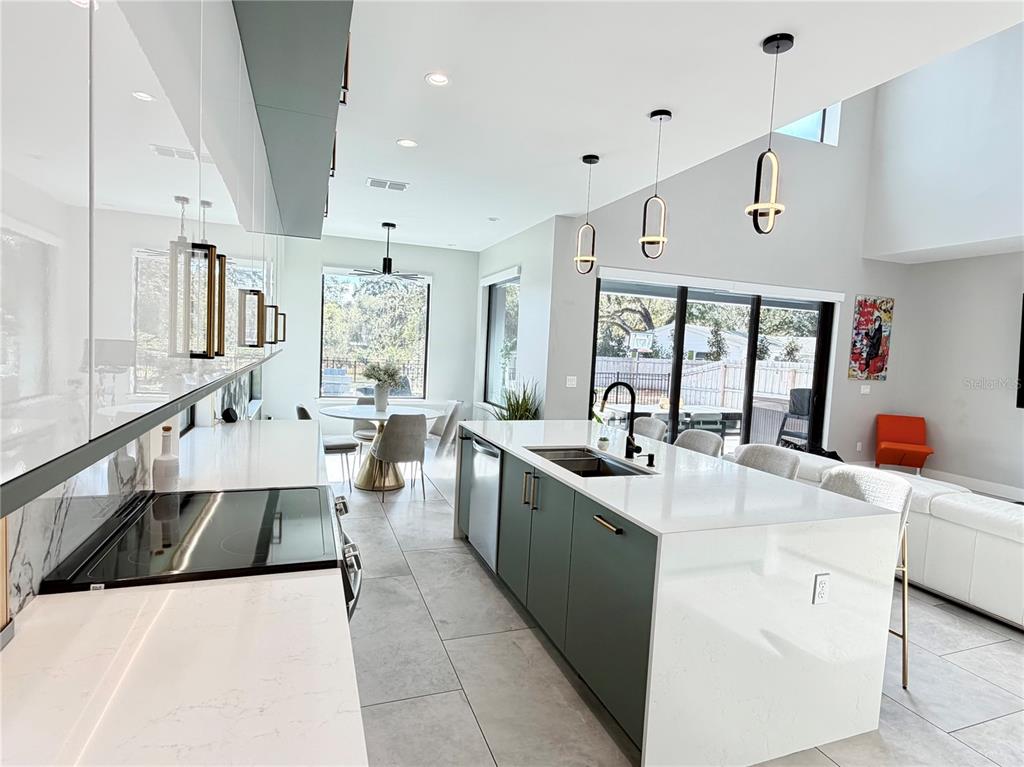 1642 Triangle Avenue Orlando, FL 32806 - Photo 9 of 62